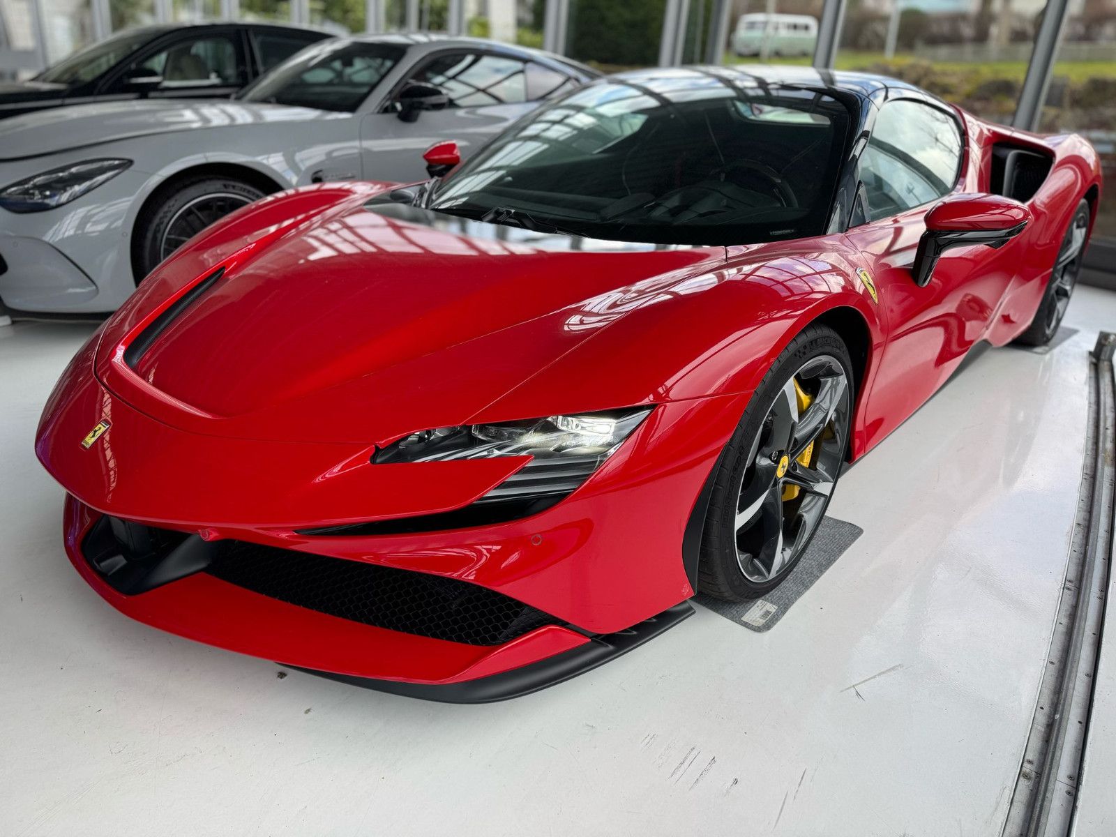 Ferrari SF90 Spider *NEW* Carbon/Lift/RacingSeat/HUD