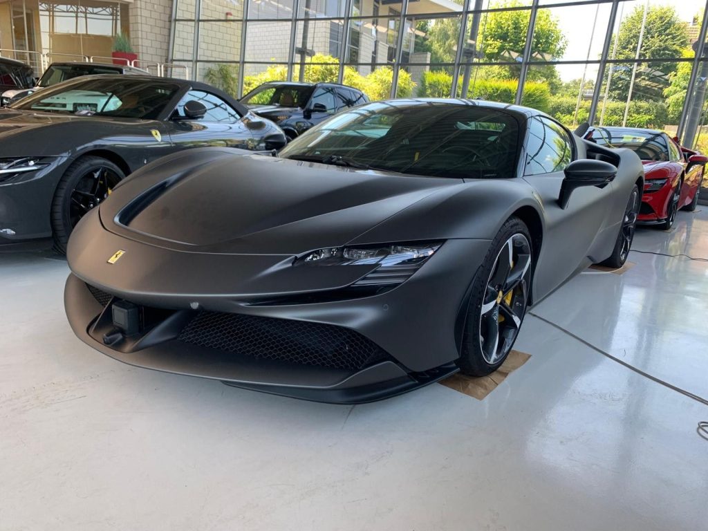 SF90 Stradale *NEW* Carbon/Lift/RacingSeat/HUD